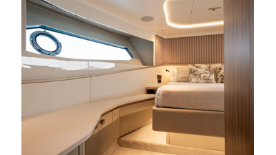 82 OCEAN ENCLOSED 42 