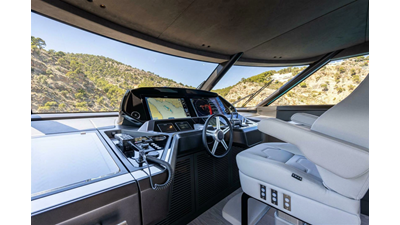 90 OCEAN ENCLOSED 18 