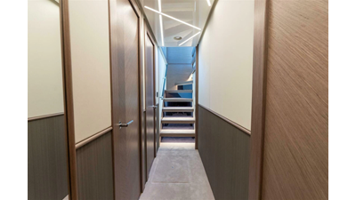 90 OCEAN ENCLOSED 28 