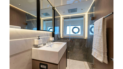 90 OCEAN ENCLOSED 30 