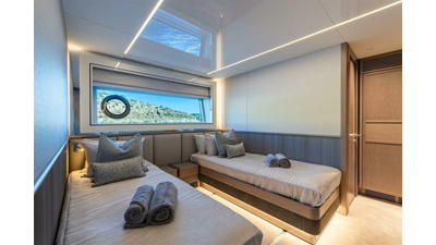90 OCEAN ENCLOSED 31 