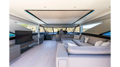 90 OCEAN ENCLOSED 15 