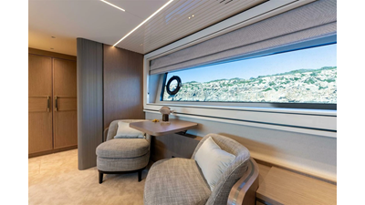 90 OCEAN ENCLOSED 25 