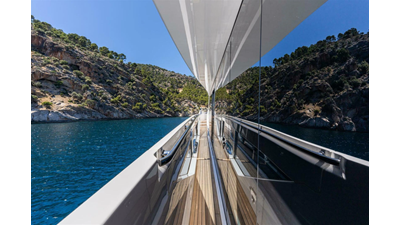 90 OCEAN ENCLOSED 32 