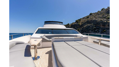 90 OCEAN ENCLOSED 33 