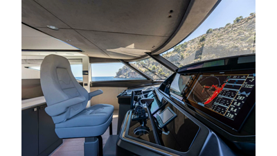 90 OCEAN ENCLOSED 19 