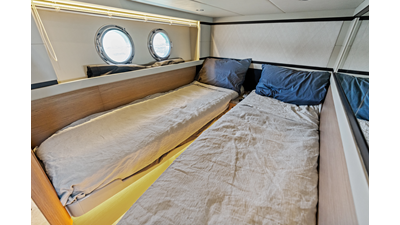 EMERALD 40 