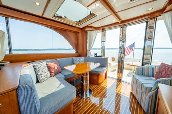 CONCERTO IN SEA (name reserved) 14 Salon Table