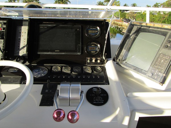 Helm detail to starboard