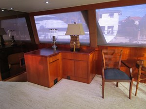 LUCKY STARS 12 Salon to starboard