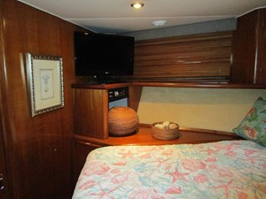 LUCKY STARS 30 VIP looking to port