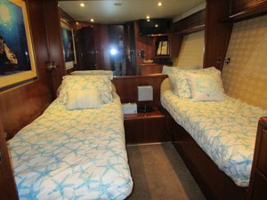LUCKY STARS 34 Port side guest cabin looking aft