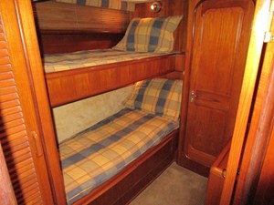 LUCKY STARS 36 Starboard bunk cabin
