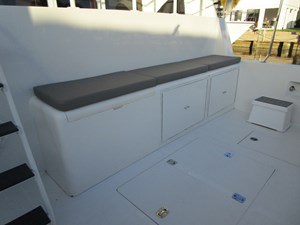 LUCKY STARS 46 Cockpit seating