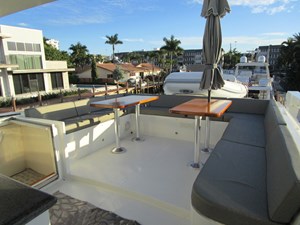 LUCKY STARS 50 Flybridge seating