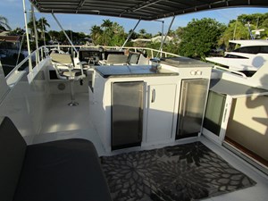 LUCKY STARS 51 Flybridge bar