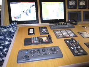 SEASEID 17 Lower helm detail port