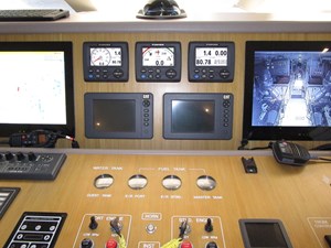 SEASEID 18 Lower helm detail center