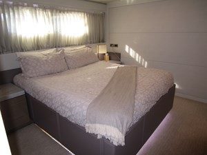 SEASEID 27 Starboard VIP looking aft