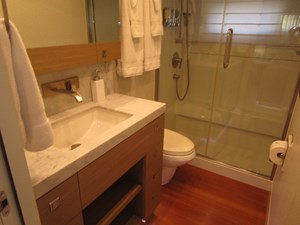 SEASEID 30 Starboard VIP head