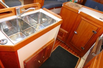C OTTER 18 Galley
