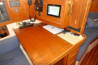 C OTTER 27 Nav Station