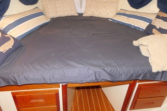C OTTER 29 Guest Berth