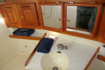C OTTER 42 Master Vanity
