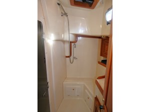 C OTTER 44 Master Shower