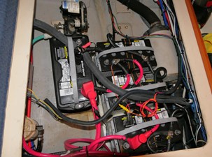 C OTTER 88 Batteries