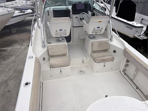 25' Triton 2003 2486 7 