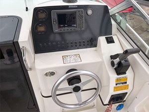 25' Triton 2003 2486 10 