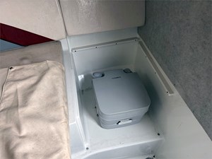 25' Triton 2003 2486 15 