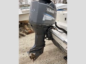 25' Triton 2003 2486 16 