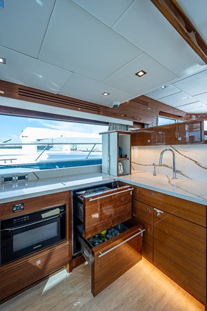 EAST BY SOUTH - Yates en venta
