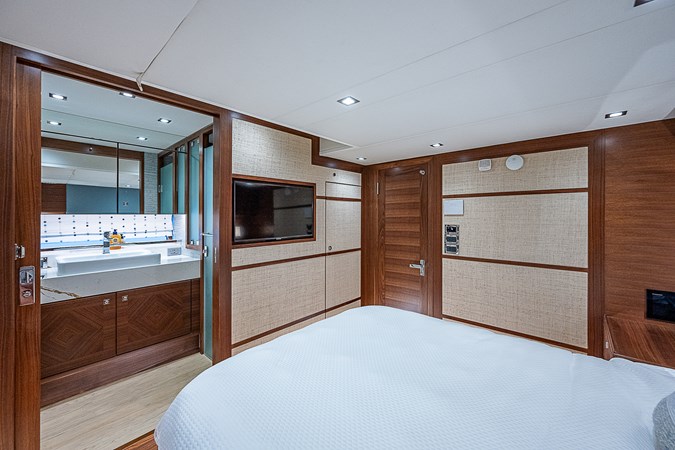 EAST BY SOUTH - Yates en venta