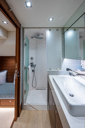 EAST BY SOUTH - Yates en venta
