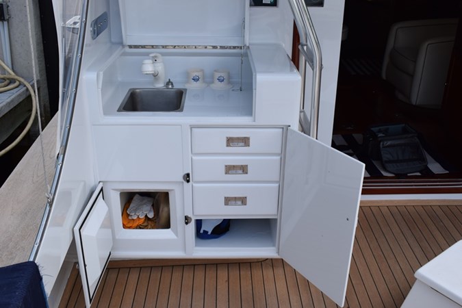 Cockpit-Sink-Storage