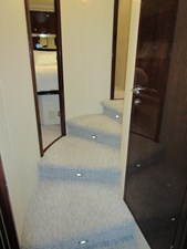 SHORE GIRL 41 Lower companionway