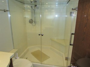 SHORE GIRL 49 Master shower