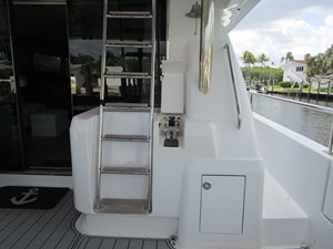 SHORE GIRL 63 Aft deck starboard side 