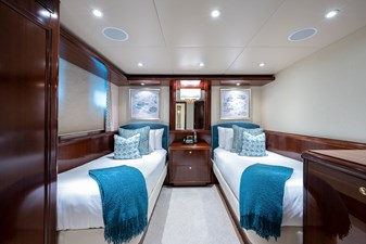 STARSHIP  29 Twin Guest Stateroom