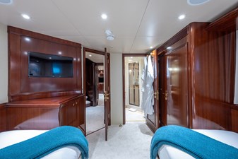 STARSHIP  30 Twin Guest Stateroom