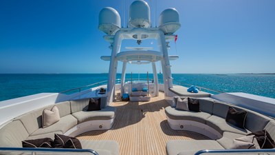 STARSHIP  38 Sun Deck