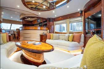 MAZ Majesty 68ft 5 Main deck lounge