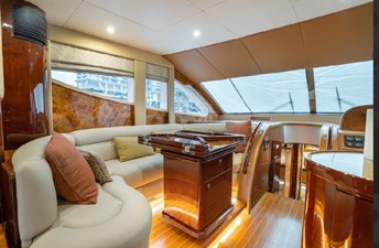 MAZ Majesty 68ft 7 Helm station lounge