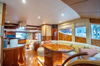 MAZ Majesty 68ft 9 Helm station lounge