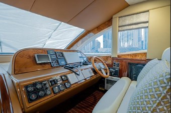 MAZ Majesty 68ft 10 Helm station