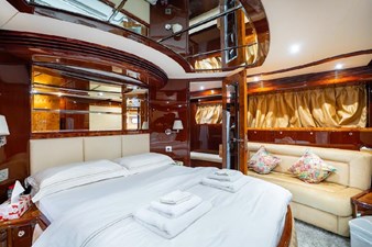 MAZ Majesty 68ft 11 Master cabin