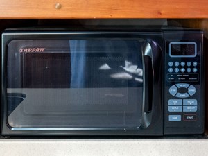 ARCHIMEDES 31 ARCHIMEDES, 2005 Back Cove 29 Hard Top